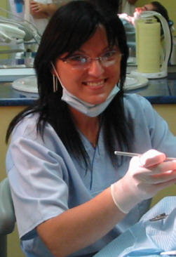 Dr Crisan Camelia: Cabinet Medical Dentar Dr. Crisan Camelia Iadranca Timisoara, medicina dentara, stomatologie si paradontologie pentru adulti si copii, tratamente dentare, medic specialist dentist stomatolog str Liviu Rebreanu, Timisoara Romania